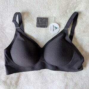 3/$30 BNWT Anfitboc seamless bra